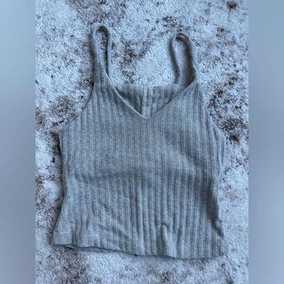 Grey knit crop tank - Picture 1 of 2